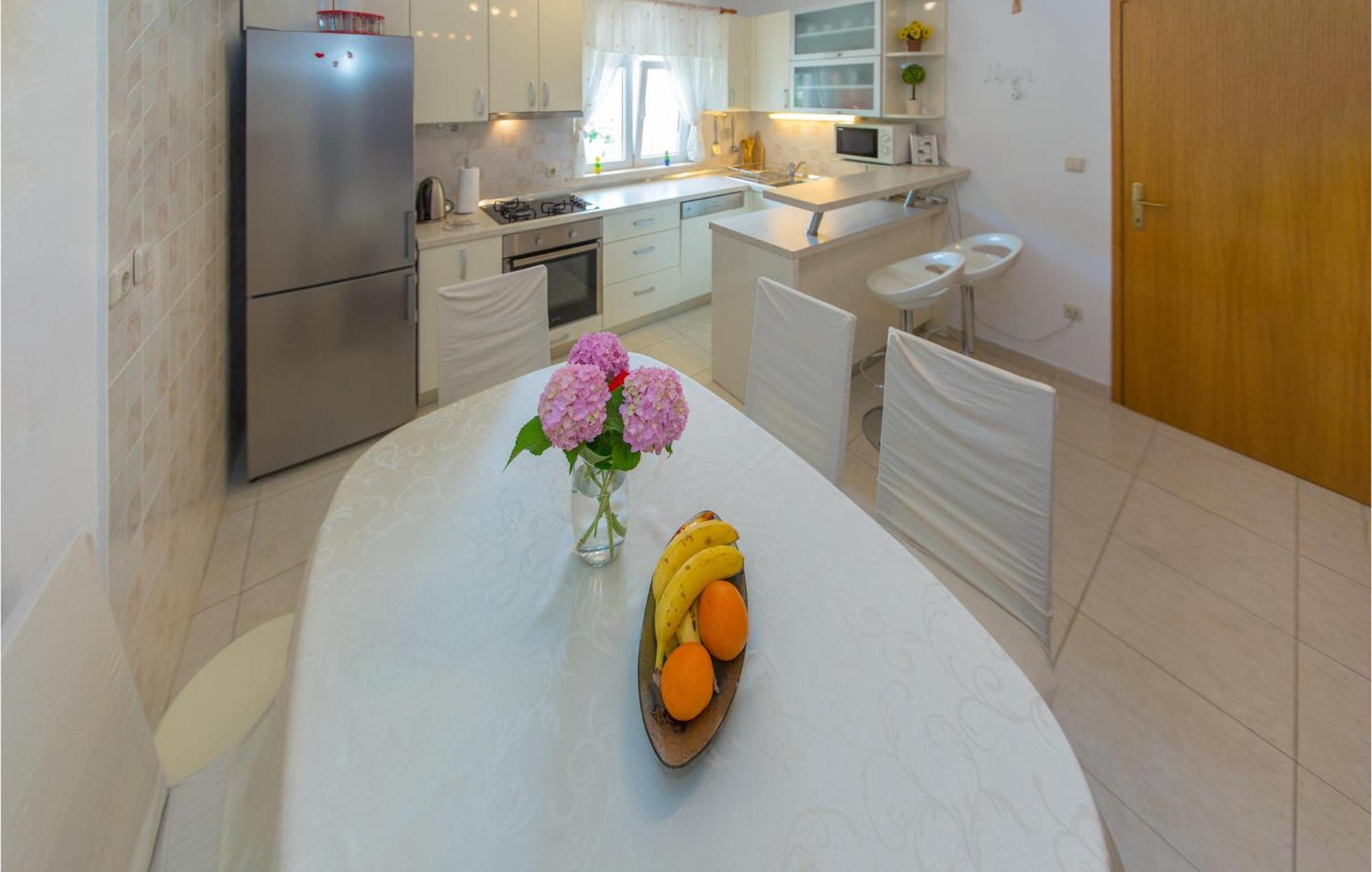 3 Bedroom Lovely Home In Plat 米利尼 外观 照片