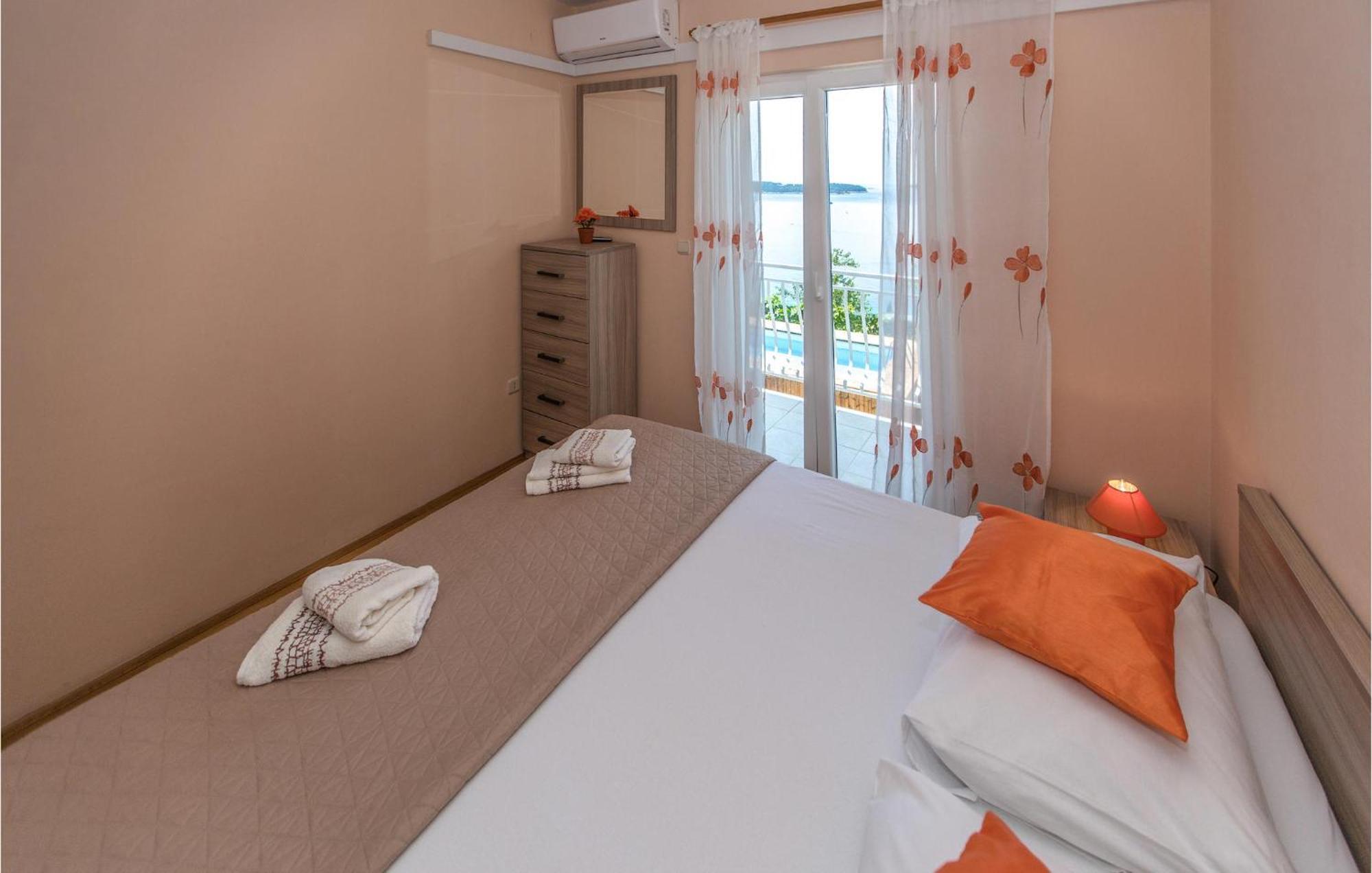 3 Bedroom Lovely Home In Plat 米利尼 外观 照片