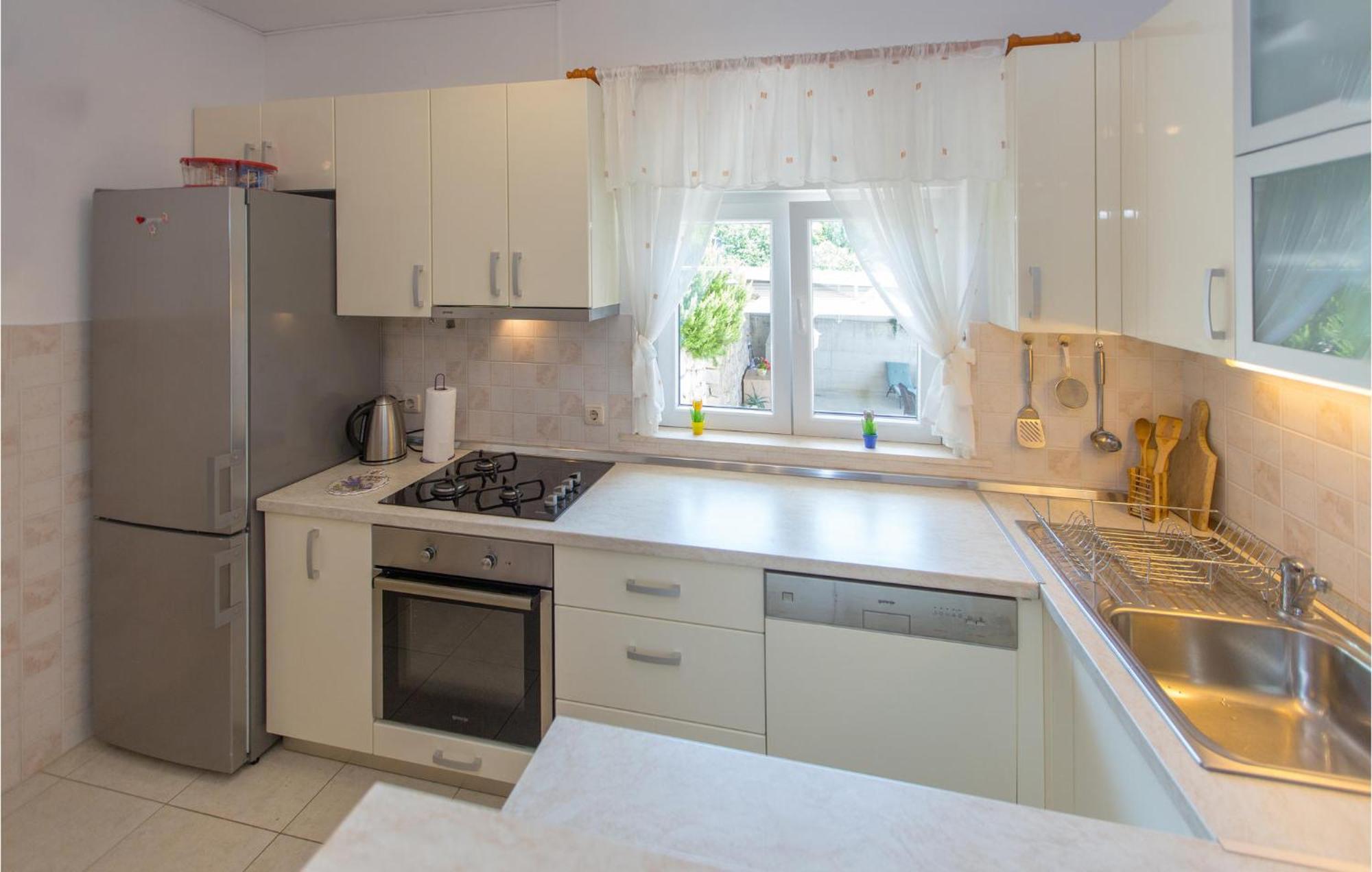 3 Bedroom Lovely Home In Plat 米利尼 外观 照片
